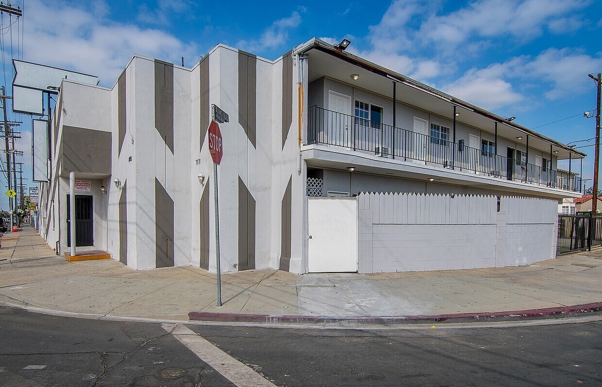 West Adams Studio Apartments Apartments in Los Angeles, CA Westside