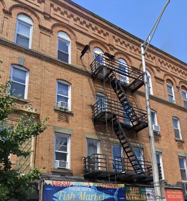 Building Photo - 401 Central Ave