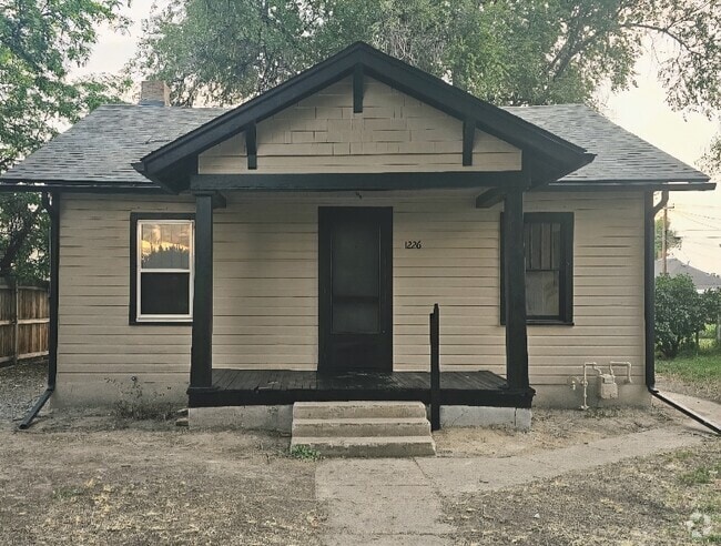 Building Photo - 1226 Van Buren St