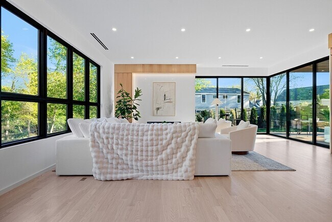 Foto del edificio - 90 Auburndale Ave