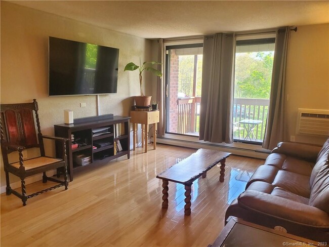 Building Photo - 1215 Cromwell Hills Dr