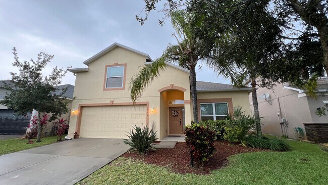 Foto del edificio - Serene Lakefront Living at Its Best! 4BD/3...