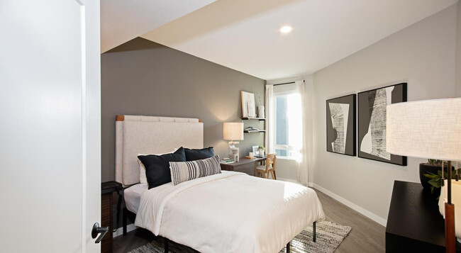 Building Photo - 3580 Rambla Pl
