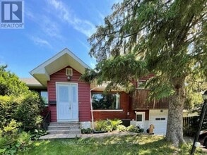 Building Photo - 38 Capilano Dr