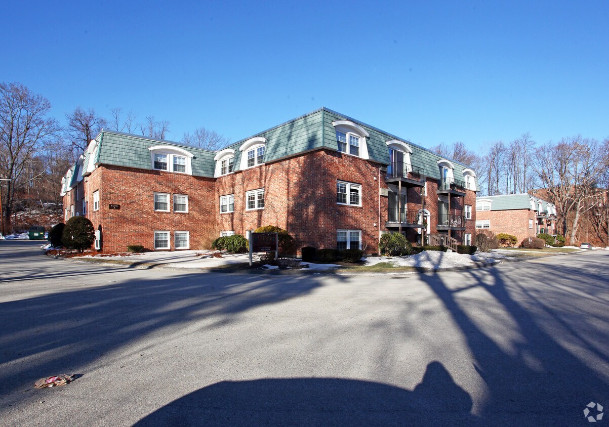 80 Locust Ave - Catawba Apartments