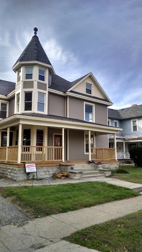 House Exterior - 524 N Main St