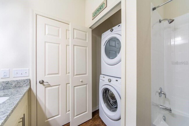 Building Photo - 3226 Wish Ave