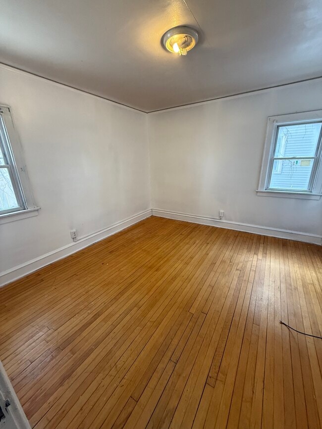 Building Photo - 240 N 34th St