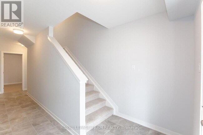Building Photo - 29 STITCH Mews