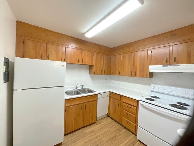 Building Photo - 1375 Everett Ct