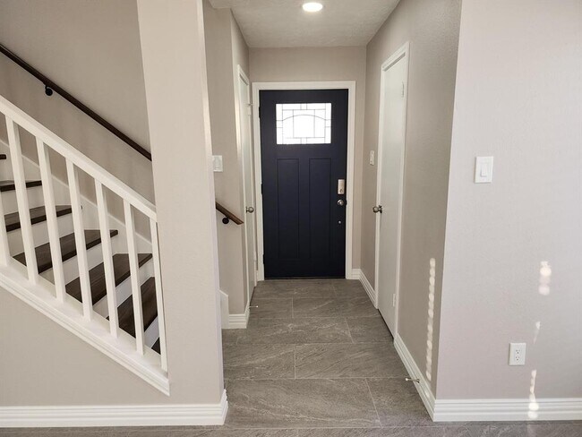 Building Photo - 7822 Redlands Dr