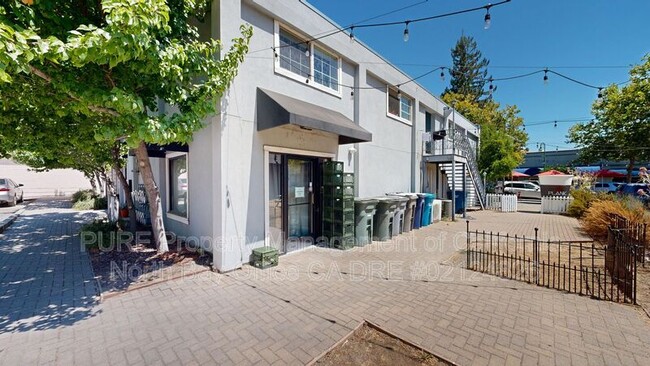 Building Photo - 225 N Cloverdale Blvd