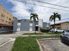 Building Photo - 1285 W 26th Pl