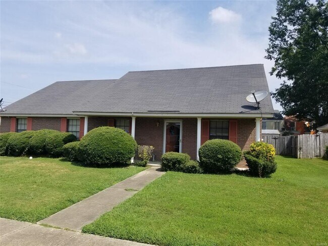 Foto del edificio - 4001 Oak Shadow Ln