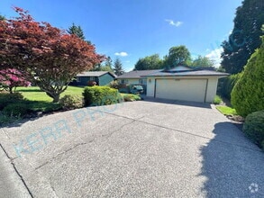 Building Photo - 18660 Roundtree Dr