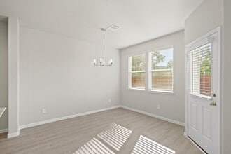 Building Photo - 839 Oakland Dr