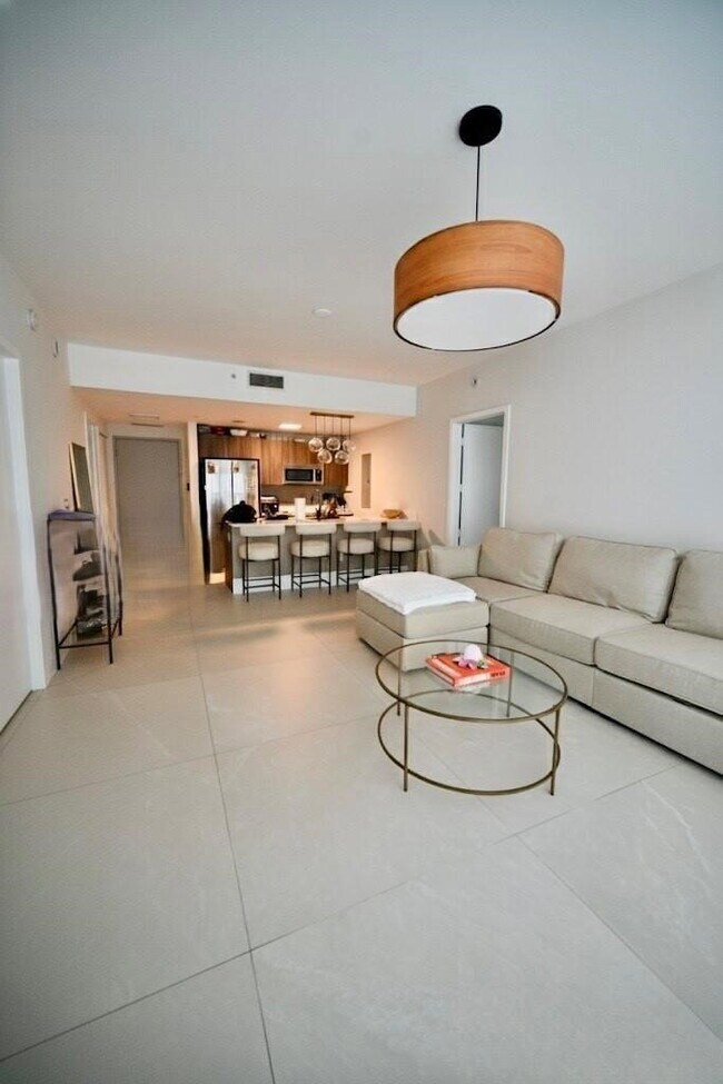 Foto del edificio - 488 NE 18th St