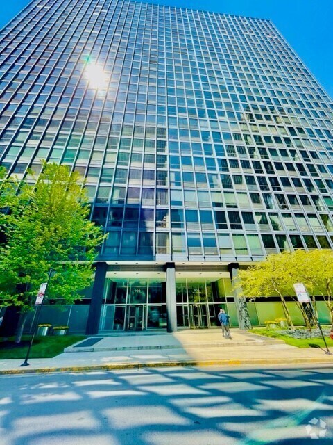 Building Photo - 900 N Lake Shore Dr