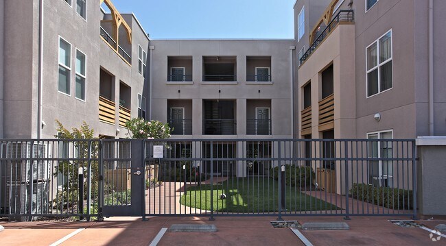 Foto del edificio - Laurel Theater Apartments