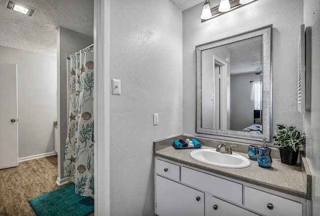 Photo - 3631 Callaghan Rd Apartment