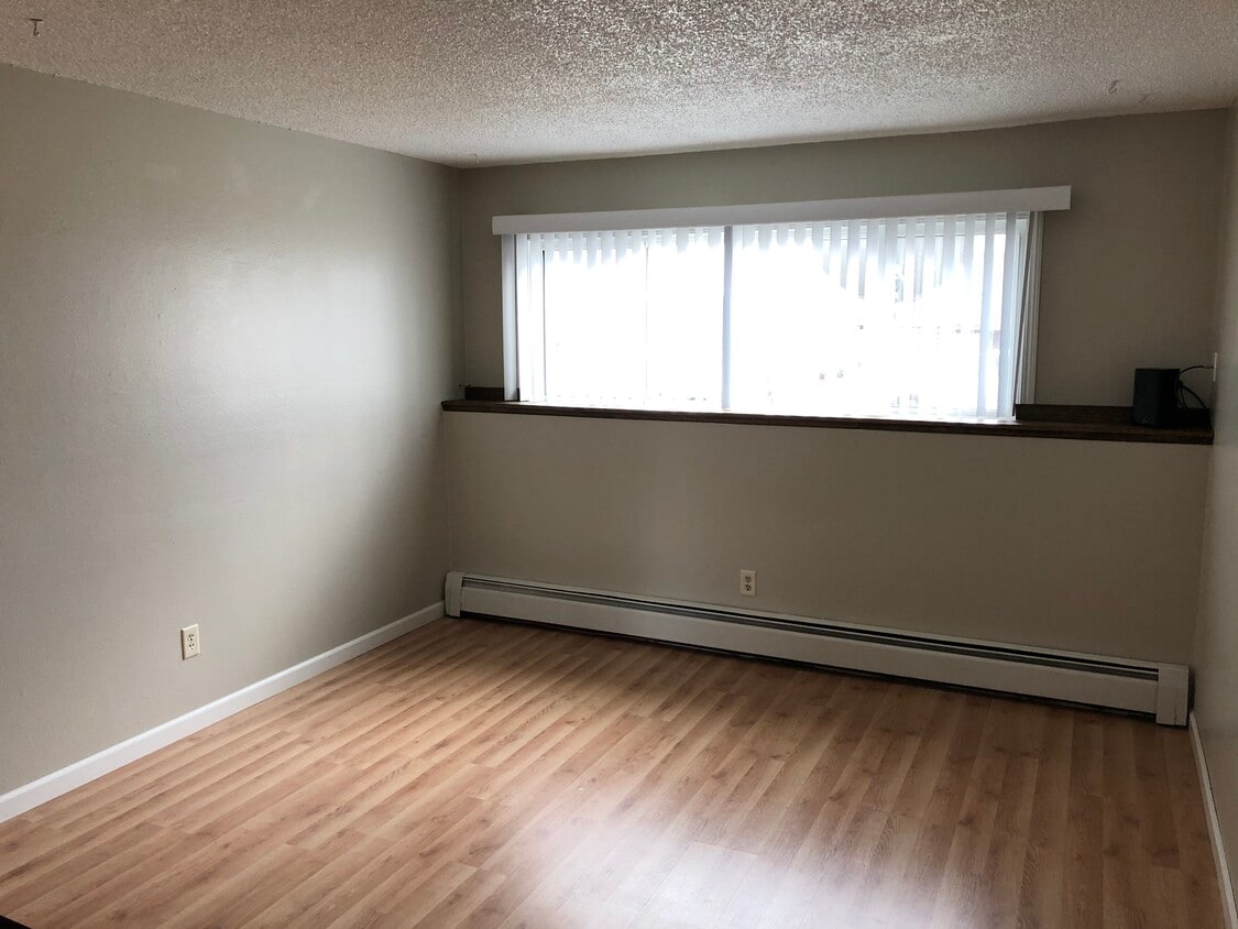 Foto principal - 1300 14th Ave NW