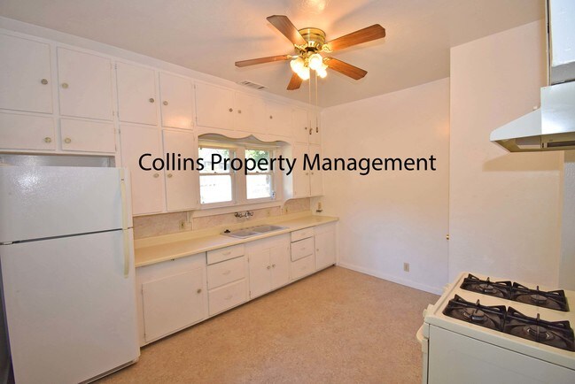 Building Photo - 440 Marshall St