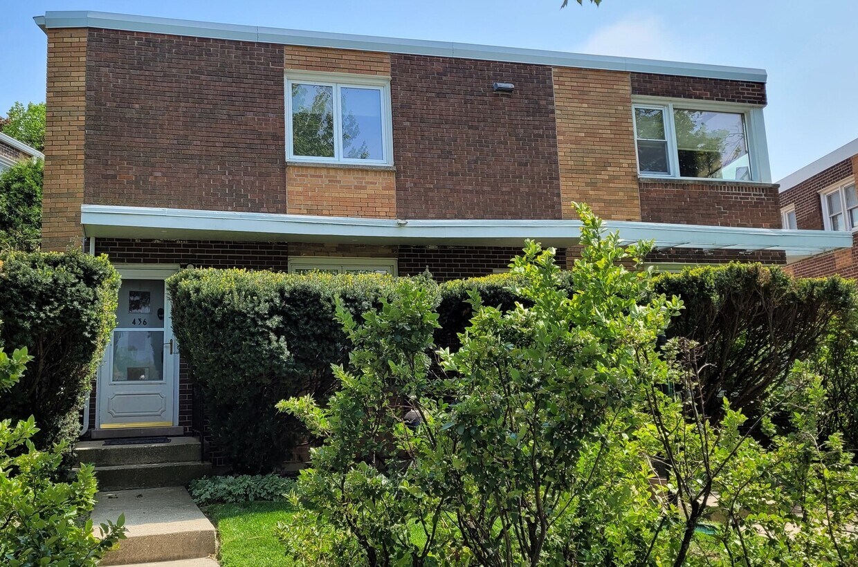 Foto principal - 436 Elm Pl