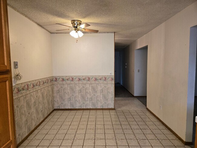 Foto del edificio - 3712 Kelso Way