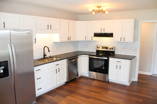 Building Photo - 1143 N Rachaels Cir