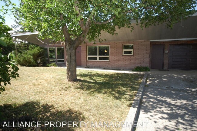 Building Photo - 1217 W College St