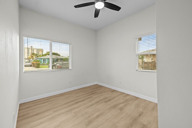 Foto del edificio - 5529 Dorothy Dr