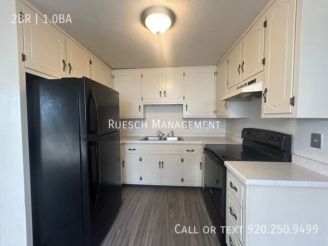 Building Photo - Newly Updated 2 Bedroom 1 Bath Split Level...