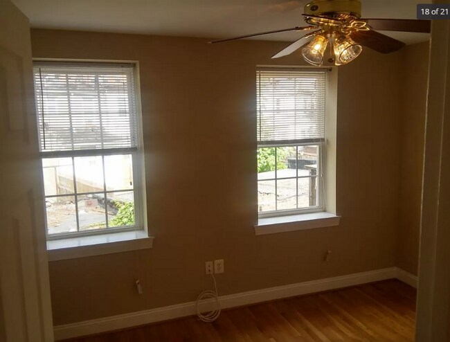 Building Photo - 1114 Sterrett St