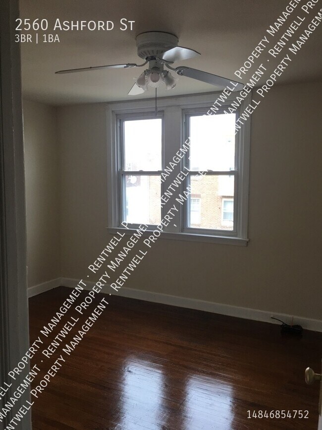 Building Photo - 2560 S Ashford St
