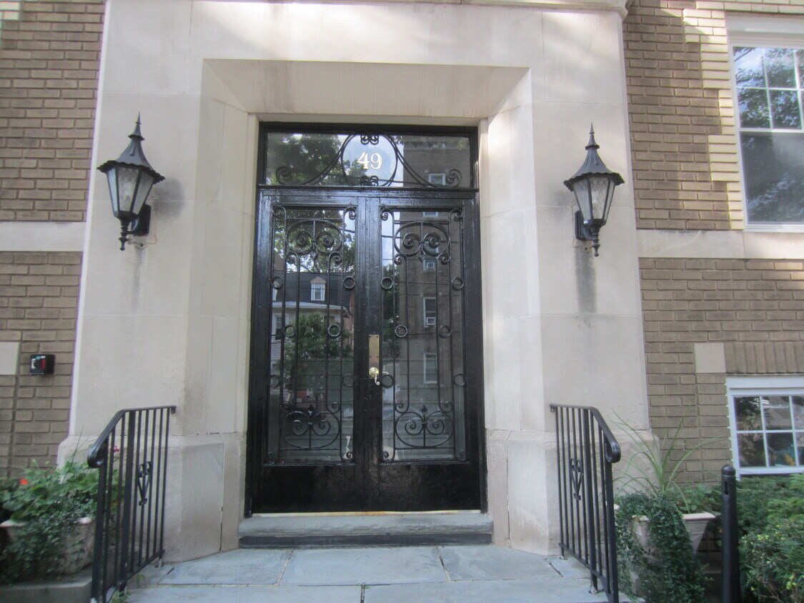 Primary Photo - 49 Park Ave