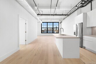 Building Photo - 475 Kent Ave