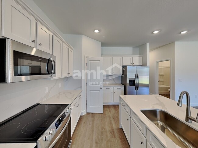 Foto del edificio - 16430 Cheyanne Ct