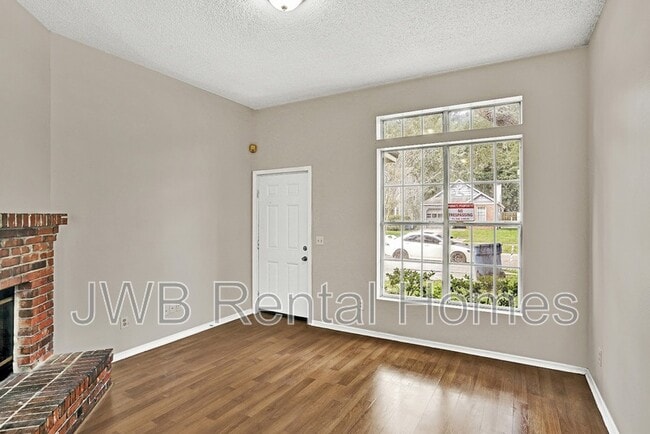 Building Photo - 10977 Traci Lynn Dr