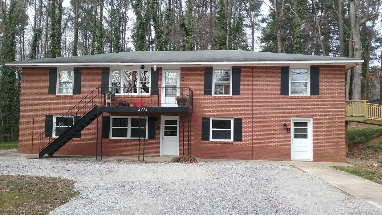 Primary Photo - 2715 Campbell Rd