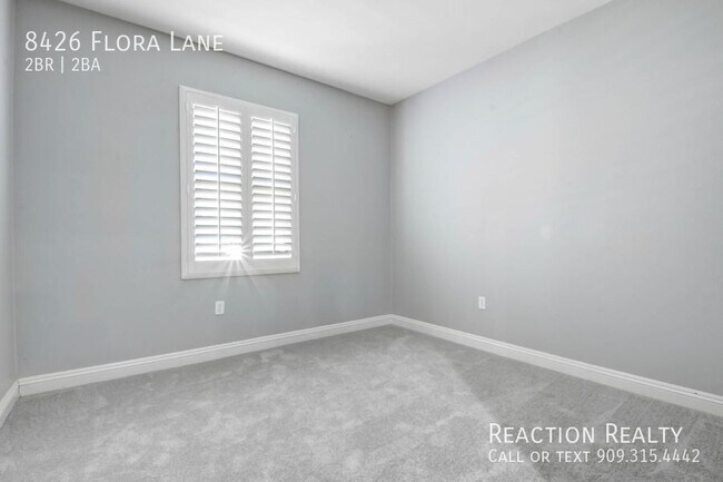 Foto del edificio - 8426 Flora Ln