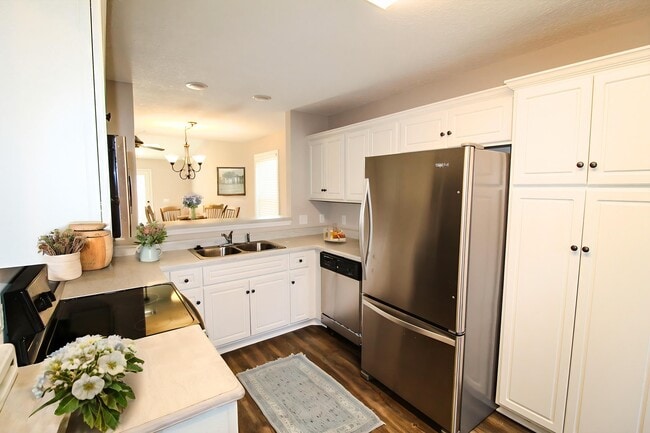 Building Photo - 428 Andover Dr