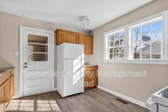 Foto del edificio - 1106 Sykes Ave