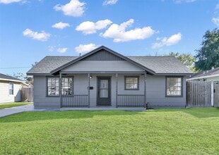 Building Photo - 1208 Leggett Dr