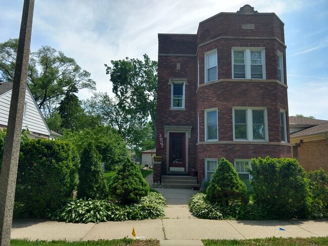 Building Photo - 3927 Kirk St