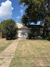 Building Photo - 5011 W University Blvd