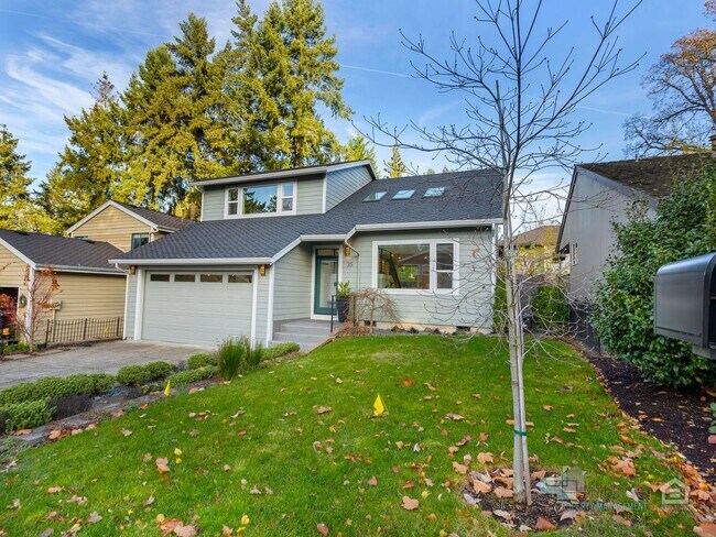 Foto del edificio - Fully Furnished Lake Oswego Gem!!!!