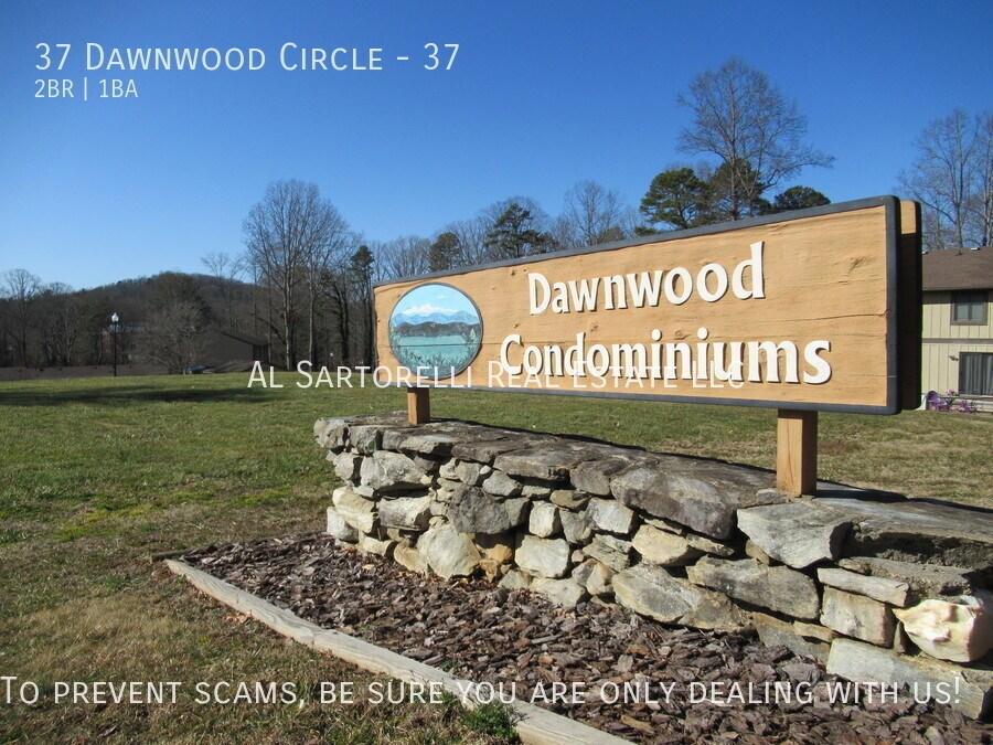 Primary Photo - Pet Friendly Condo close to town, ready to...
