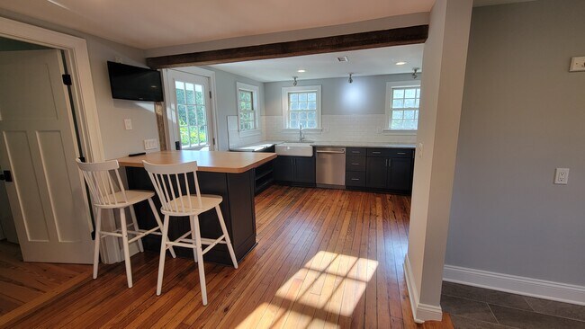 Kitchen - 248 Smith Ridge Rd