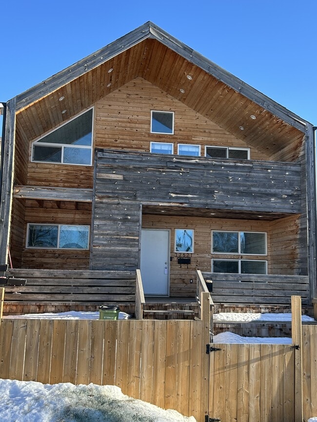 Building Photo - 12521-12577 77 St NW