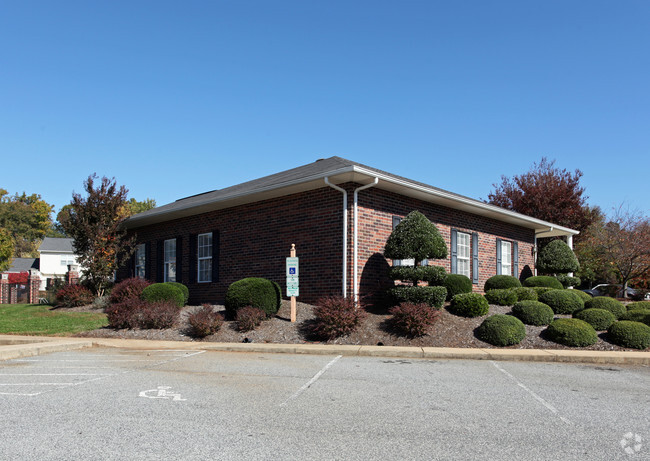 Building Photo - Laurel Forest